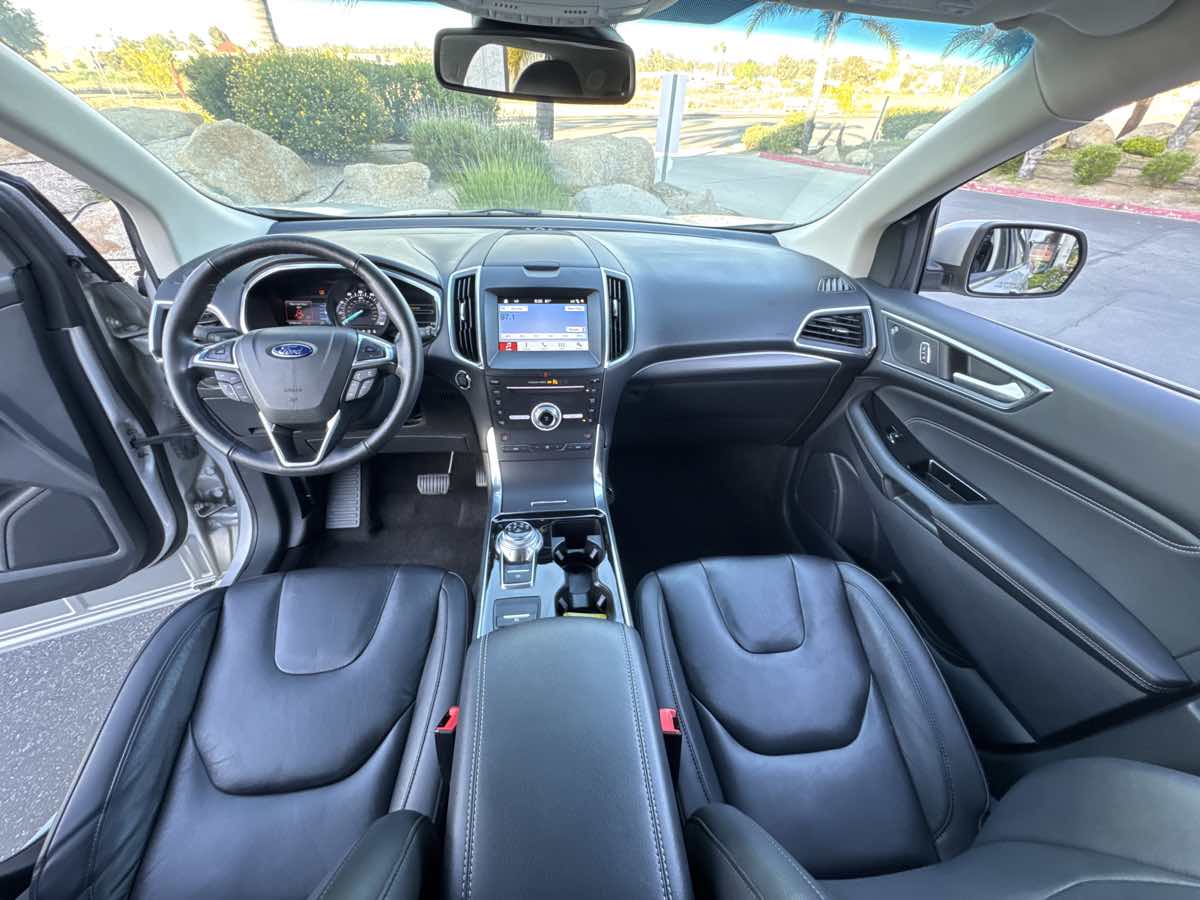 2019 Ford Edge Titanium photo 5