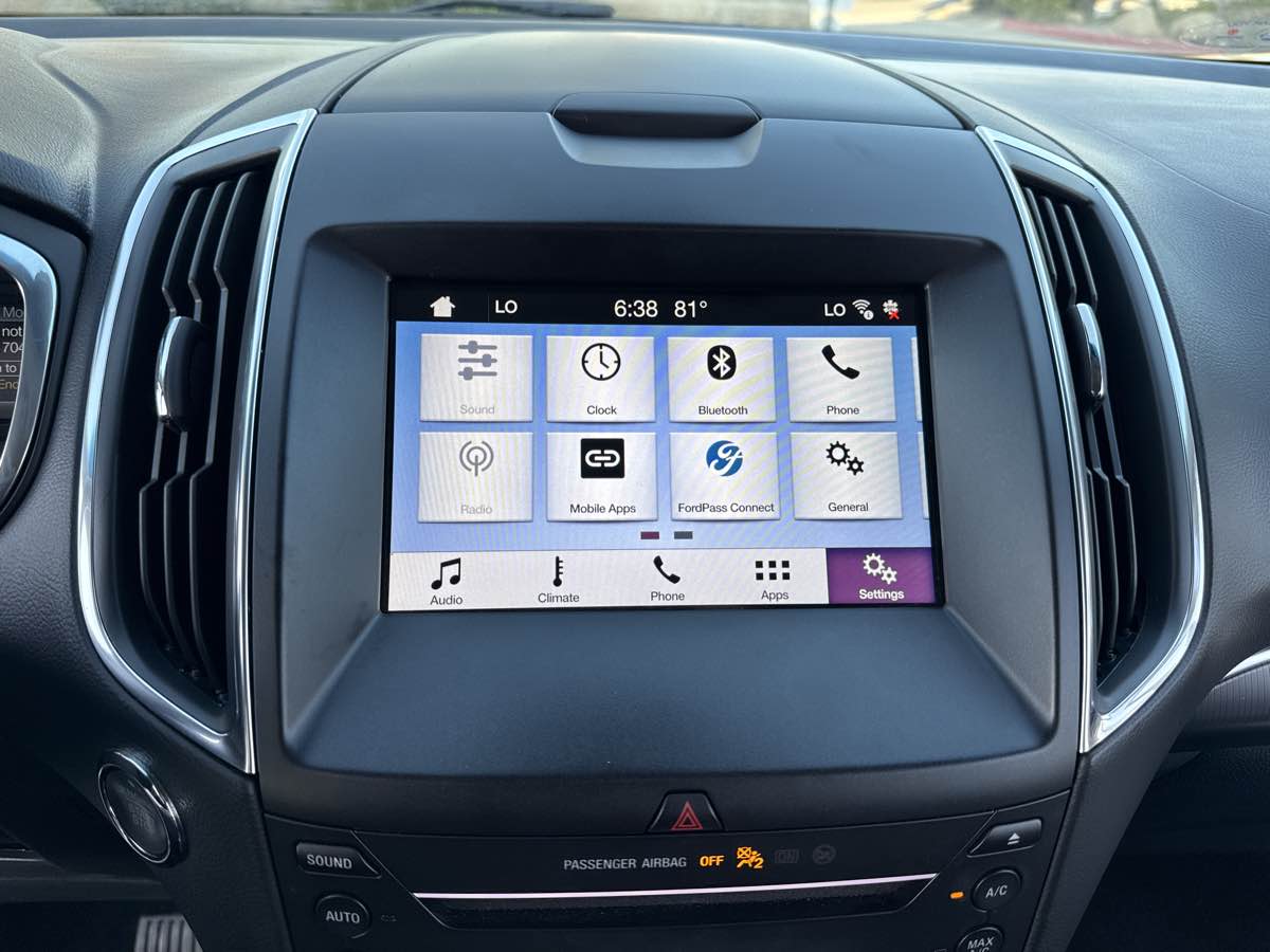 2019 Ford Edge Titanium photo 22