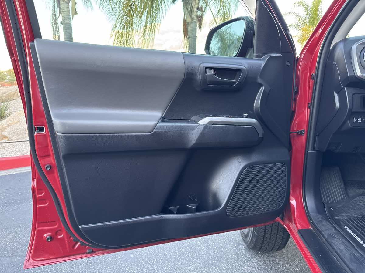 2018 Toyota Tacoma SR5 - Photo 27