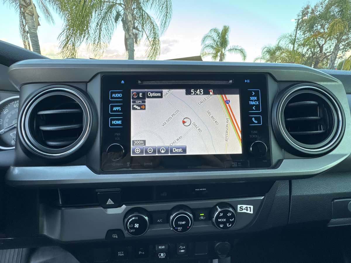 2018 Toyota Tacoma SR5 - Photo 30