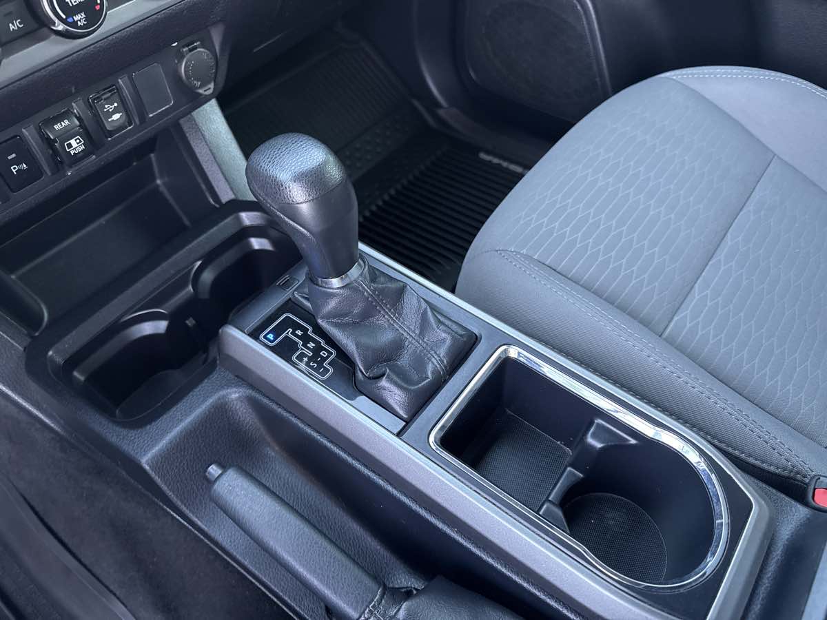 2018 Toyota Tacoma SR5 - Photo 32