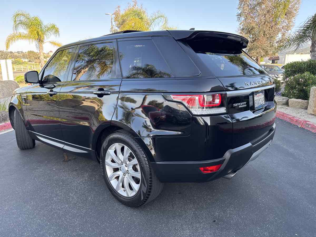 2016 Land Rover Range Rover Sport HSE photo 3