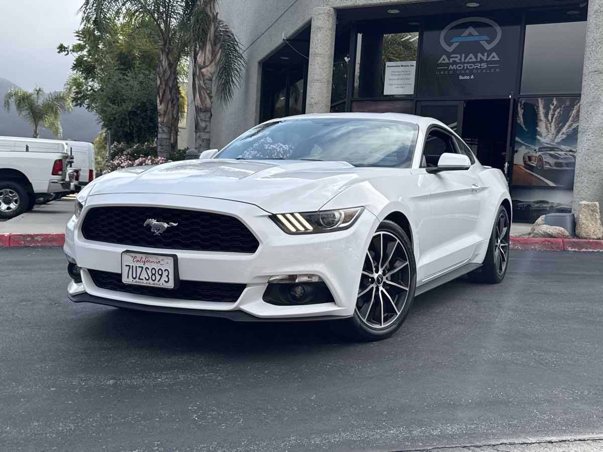 2016 Ford Mustang EcoBoost photo 2