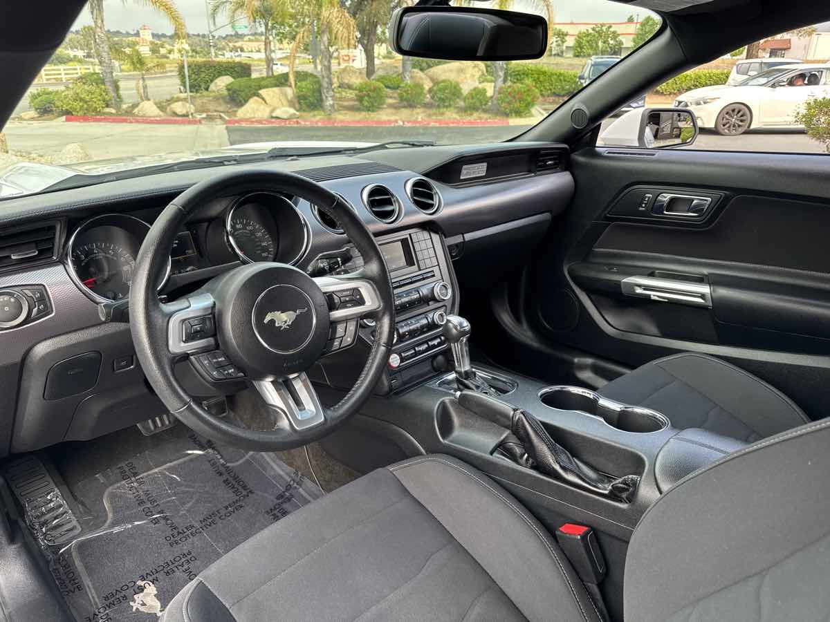2016 Ford Mustang EcoBoost photo 3