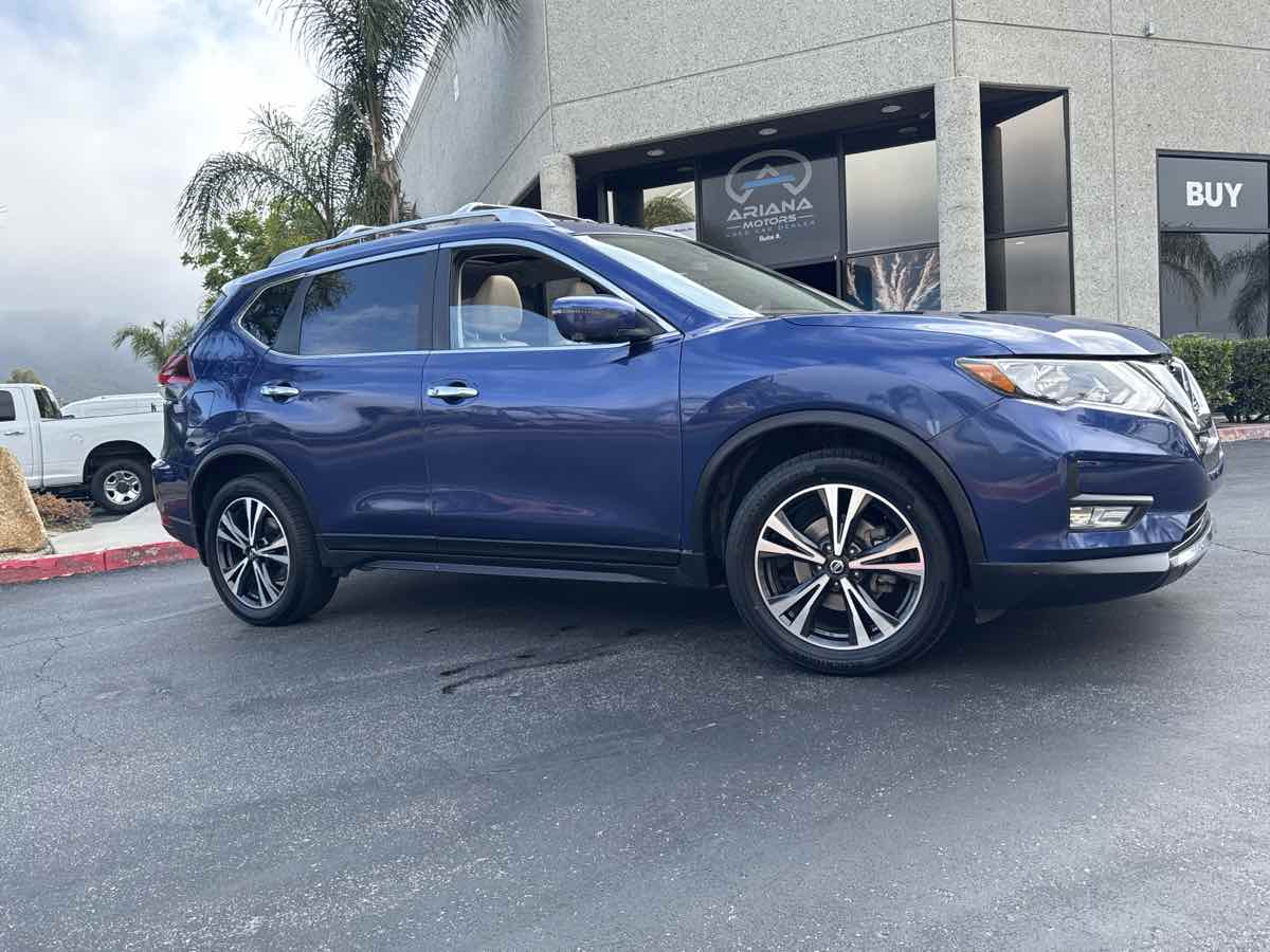 2020 Nissan Rogue SV photo 7