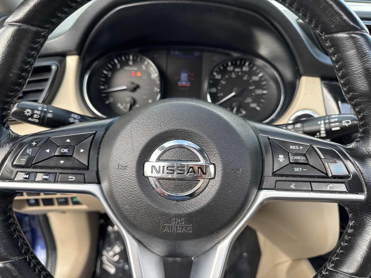 2020 Nissan Rogue SV photo 21