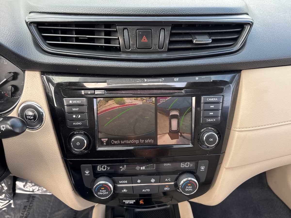 2020 Nissan Rogue SV photo 23