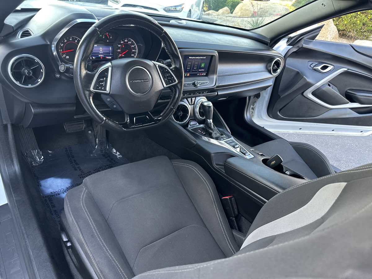 2020 Chevrolet Camaro 1LT photo 3