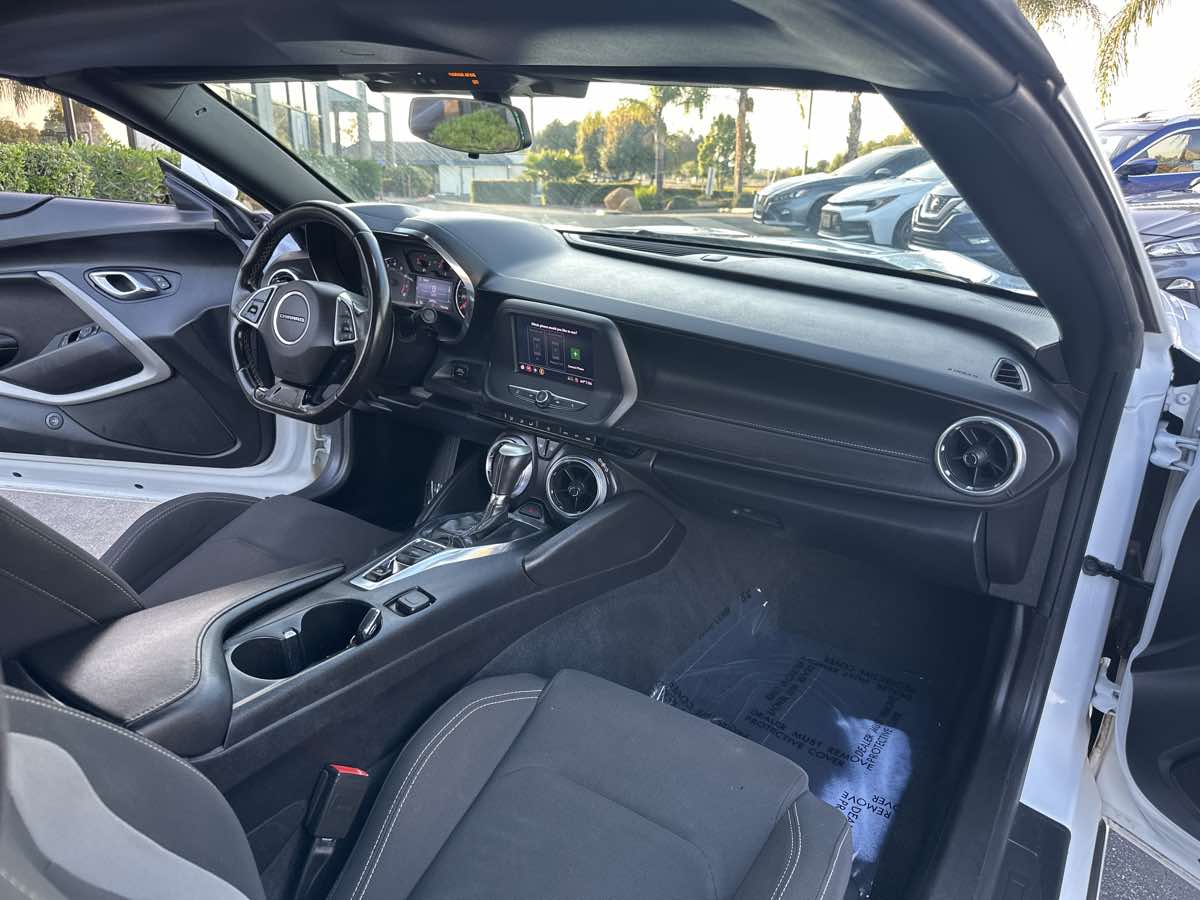 2020 Chevrolet Camaro 1LT photo 25