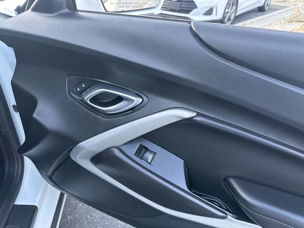 2020 Chevrolet Camaro 1LT photo 31