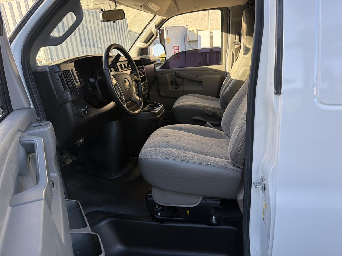 2019 Chevrolet Express Cargo Work Van - Photo 6