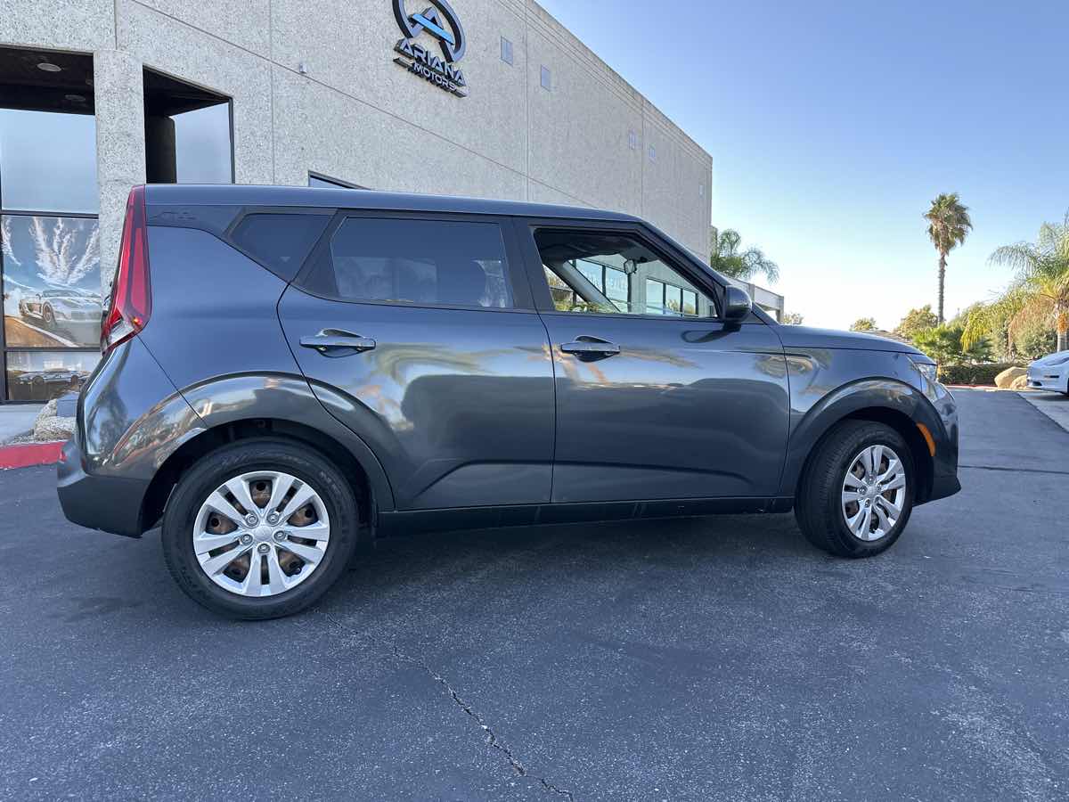 2021 Kia Soul LX - Photo 9