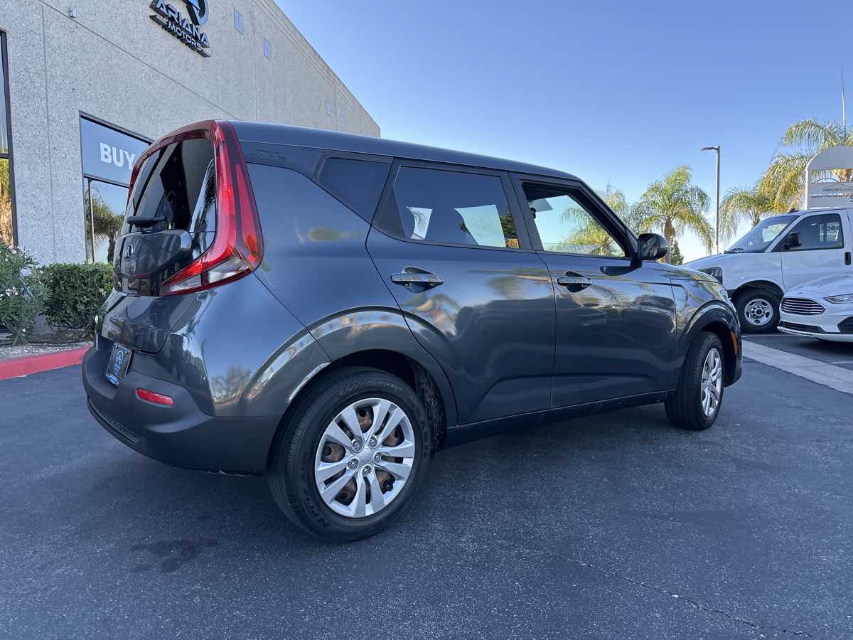 2021 Kia Soul LX - Photo 10