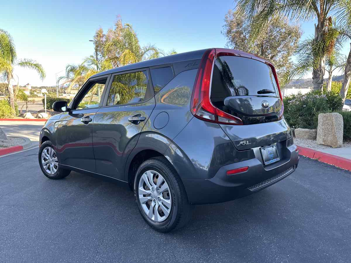 2021 Kia Soul LX - Photo 5