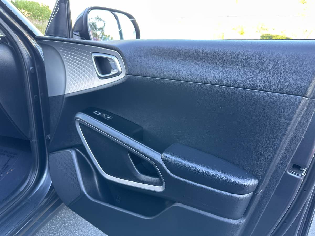 2021 Kia Soul LX - Photo 28
