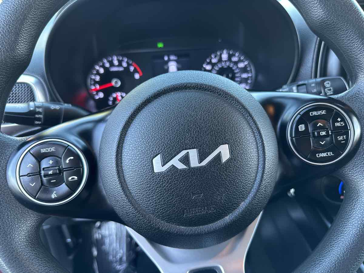 2021 Kia Soul LX - Photo 35