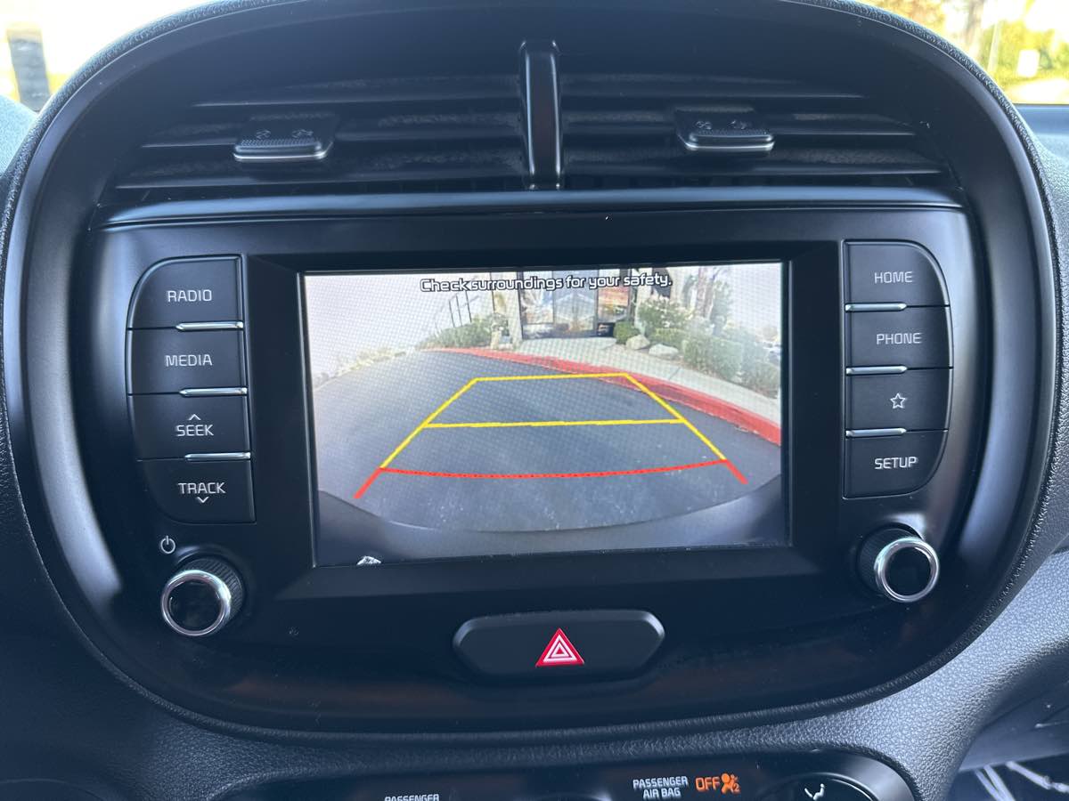 2021 Kia Soul LX - Photo 36