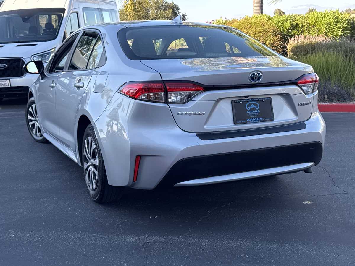 2022 Toyota Corolla Hybrid LE photo 3