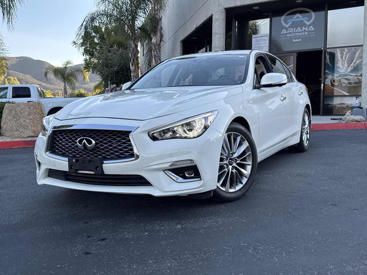 2023 Infiniti Q50 LUXE photo 2