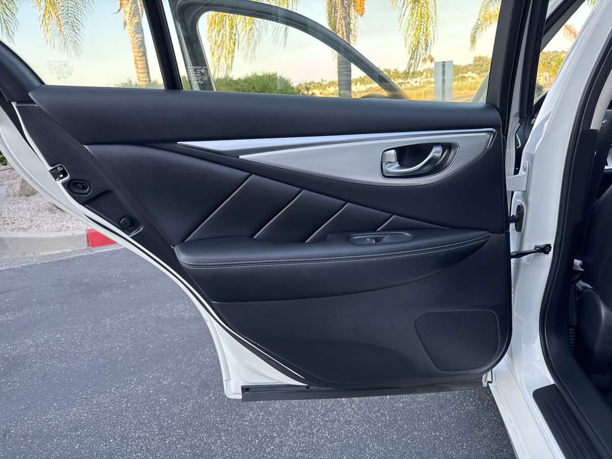 2023 Infiniti Q50 LUXE photo 27