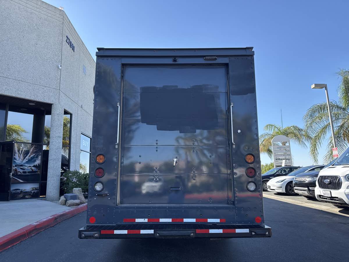 2022 Ford Transit Cutaway photo 4