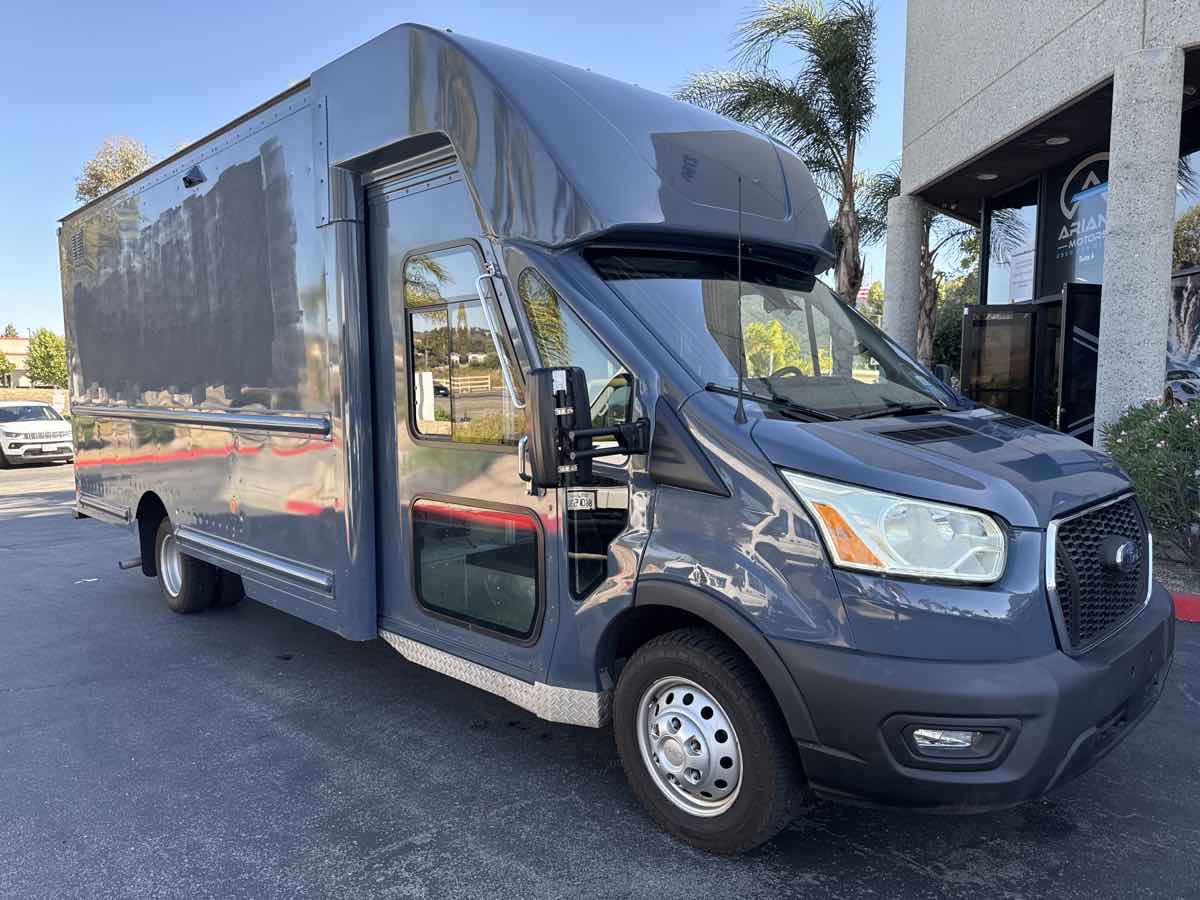 2022 Ford Transit Cutaway photo 8