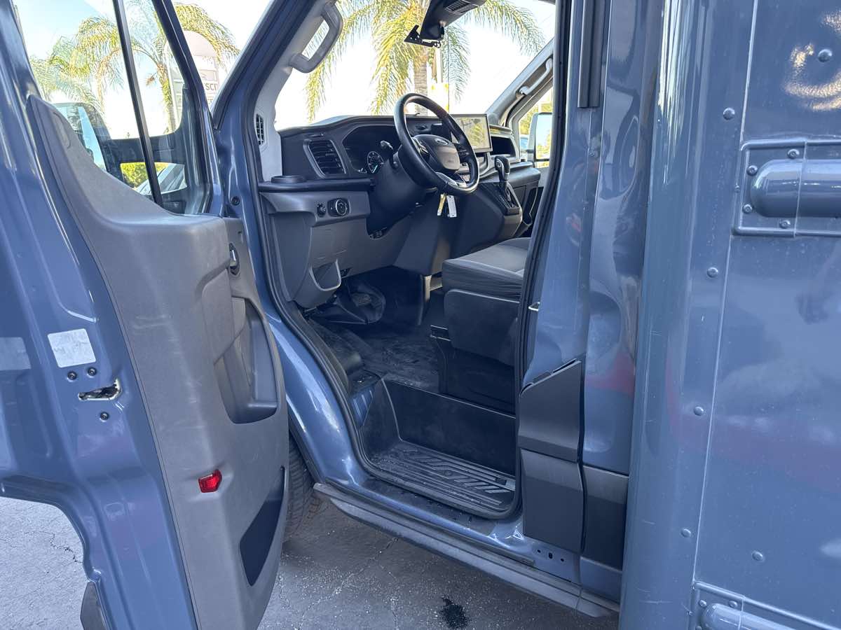 2022 Ford Transit Cutaway photo 10