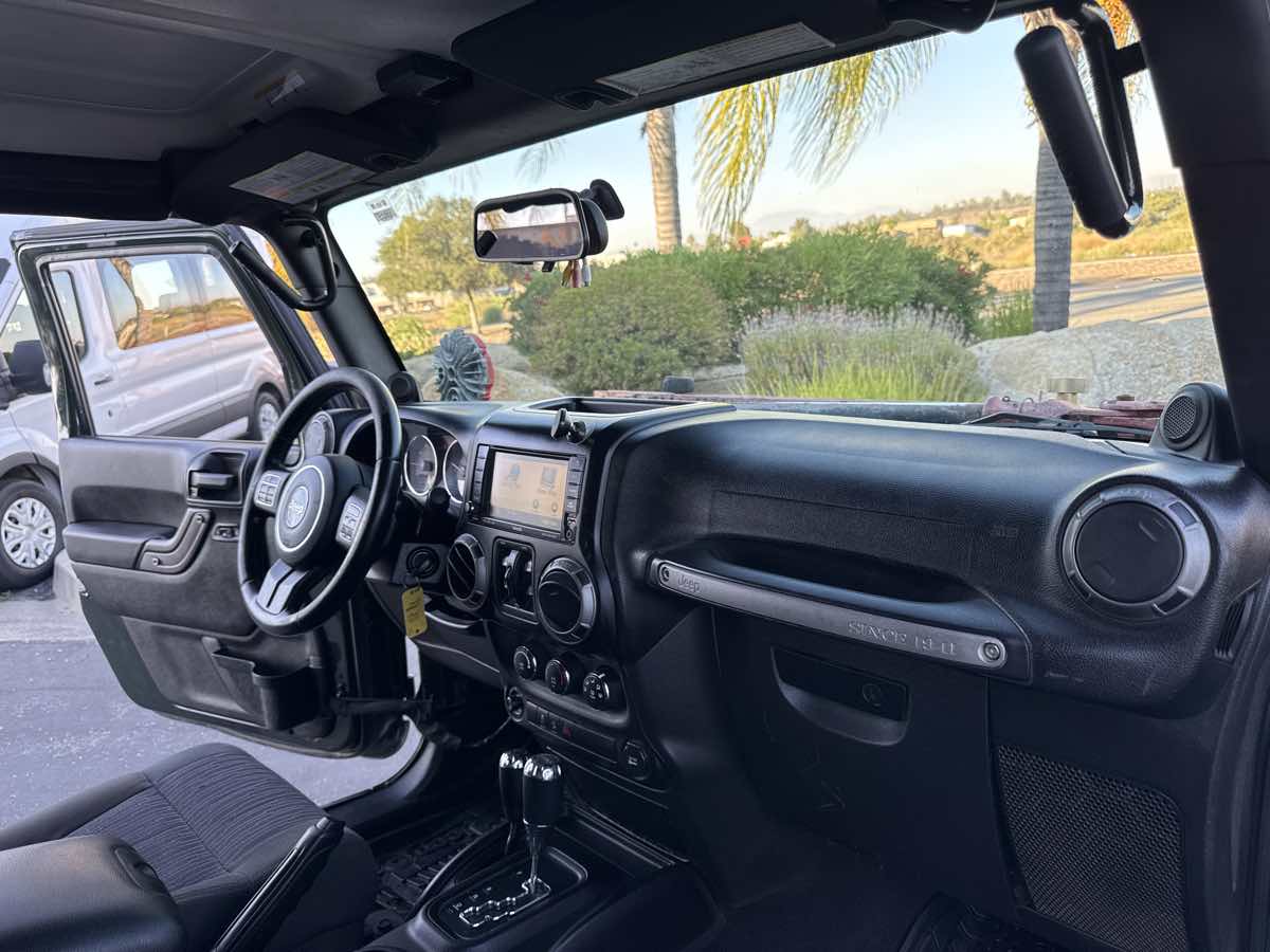 2012 Jeep Wrangler Unlimited Sport photo 17