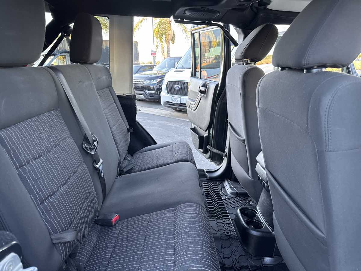 2012 Jeep Wrangler Unlimited Sport photo 18