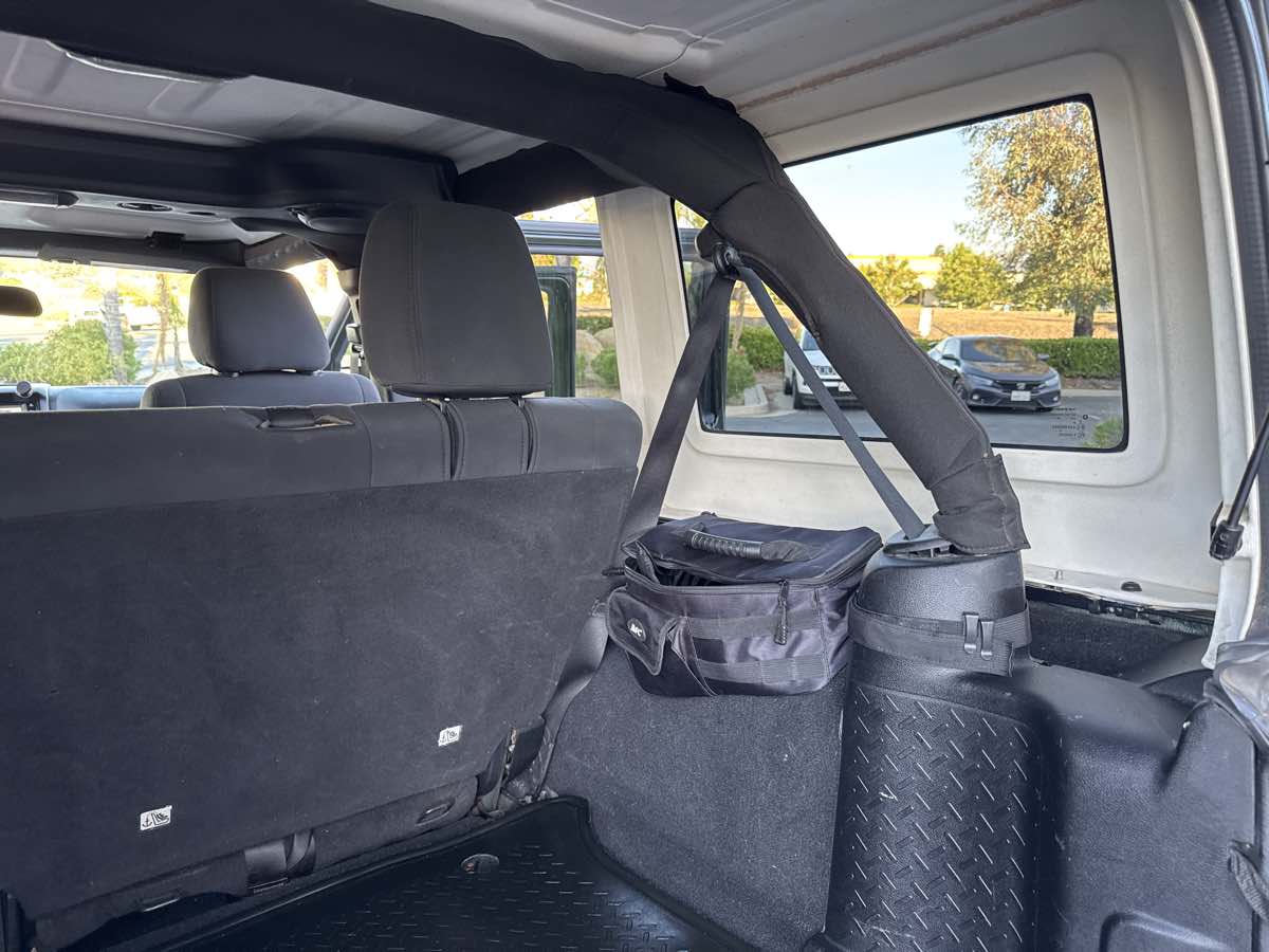 2012 Jeep Wrangler Unlimited Sport photo 21