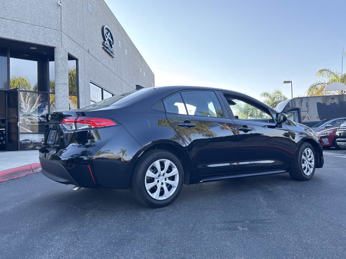 2024 Toyota Corolla LE photo 3