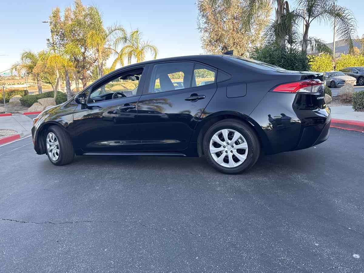 2024 Toyota Corolla LE photo 18