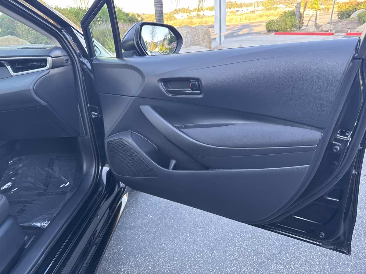 2024 Toyota Corolla LE photo 26