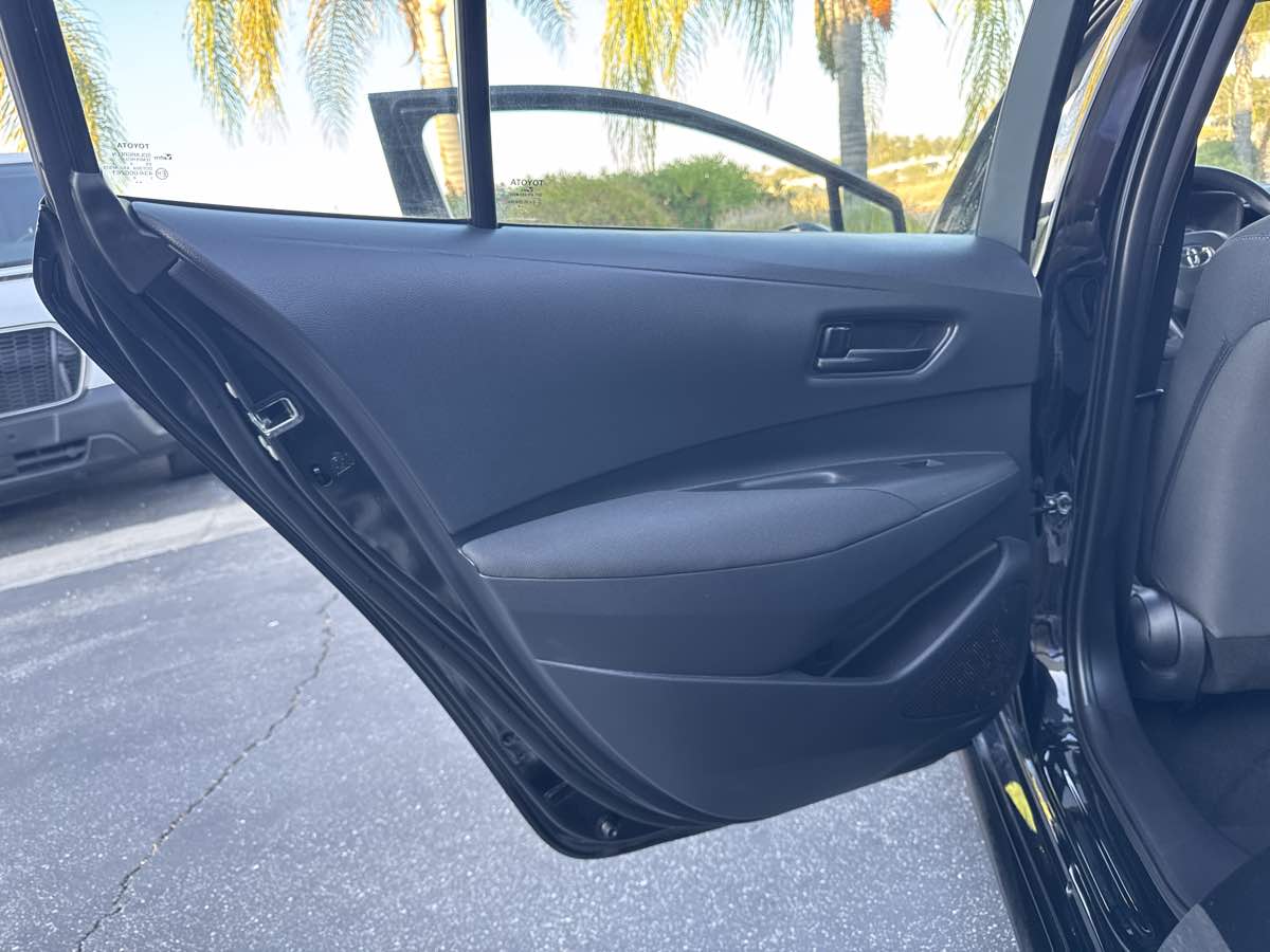 2024 Toyota Corolla LE photo 27
