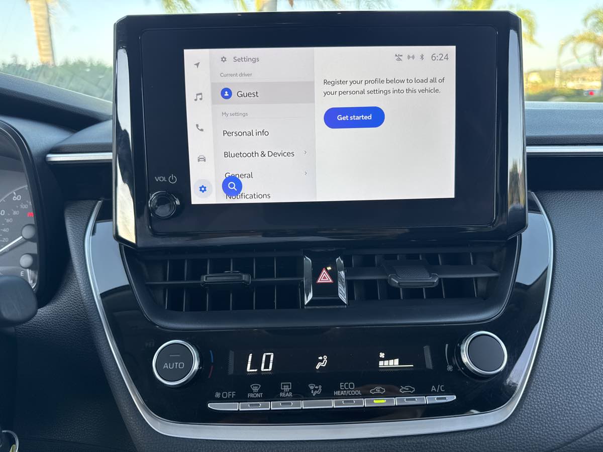 2024 Toyota Corolla LE photo 31