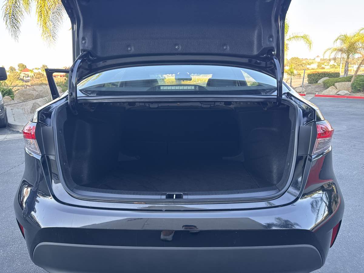 2024 Toyota Corolla LE photo 34