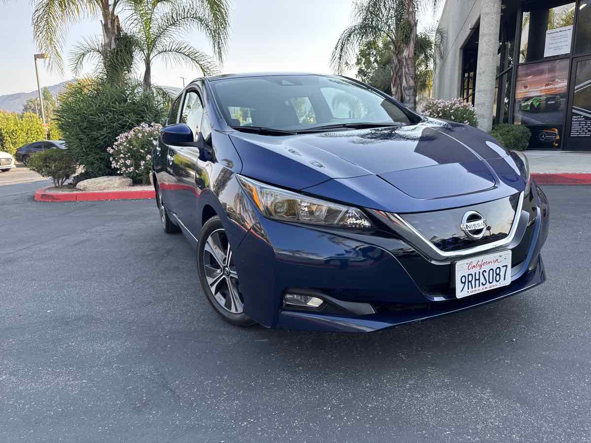 2022 Nissan Leaf SV photo 10