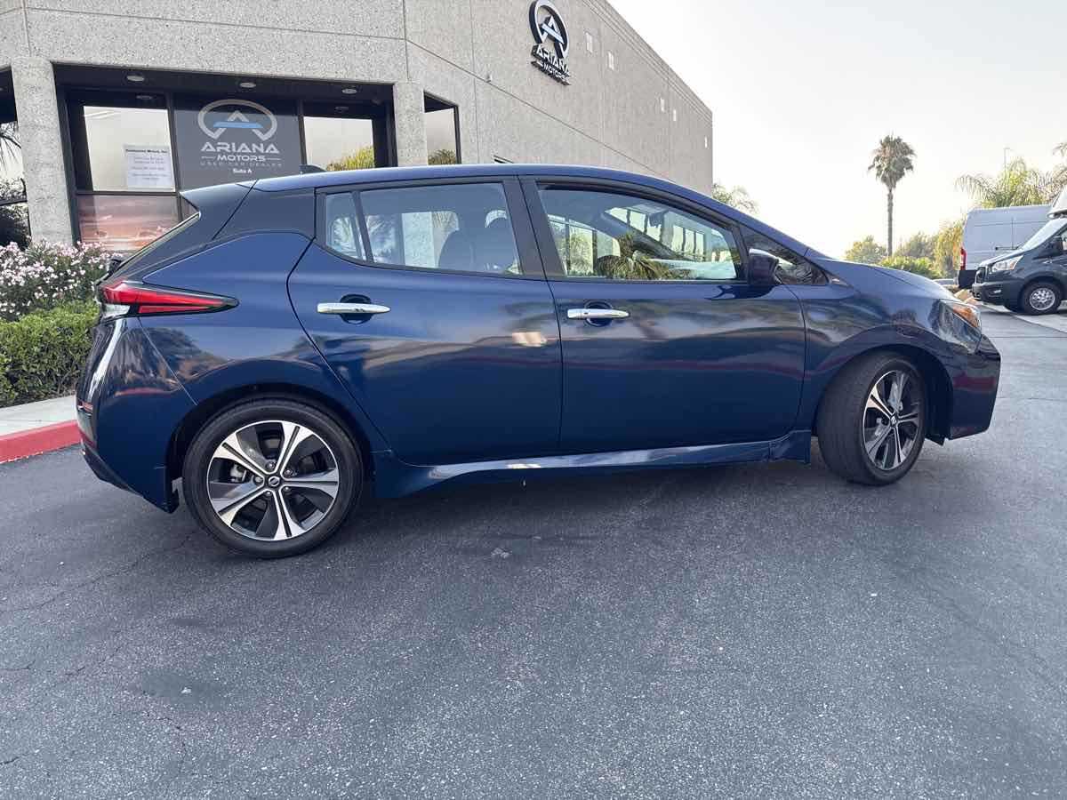 2022 Nissan Leaf SV photo 8