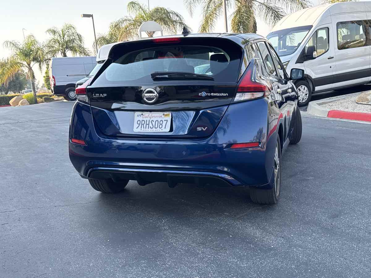 2022 Nissan Leaf SV photo 13