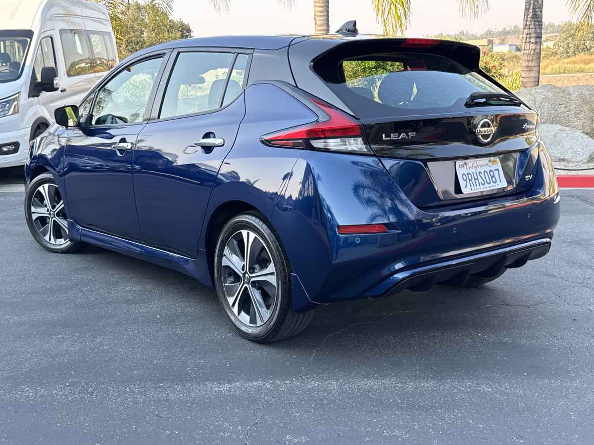 2022 Nissan Leaf SV photo 4