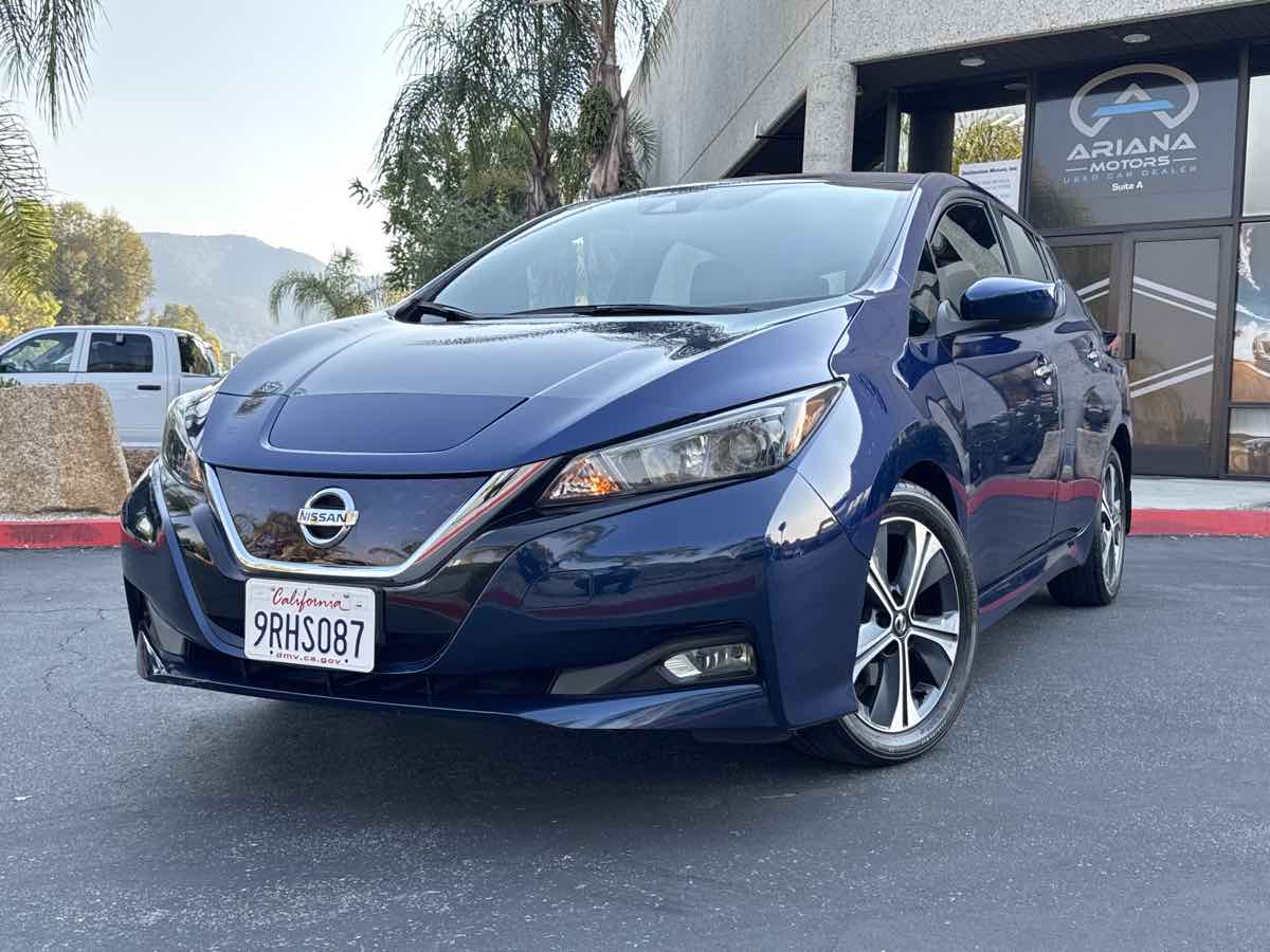 2022 Nissan Leaf SV photo 2