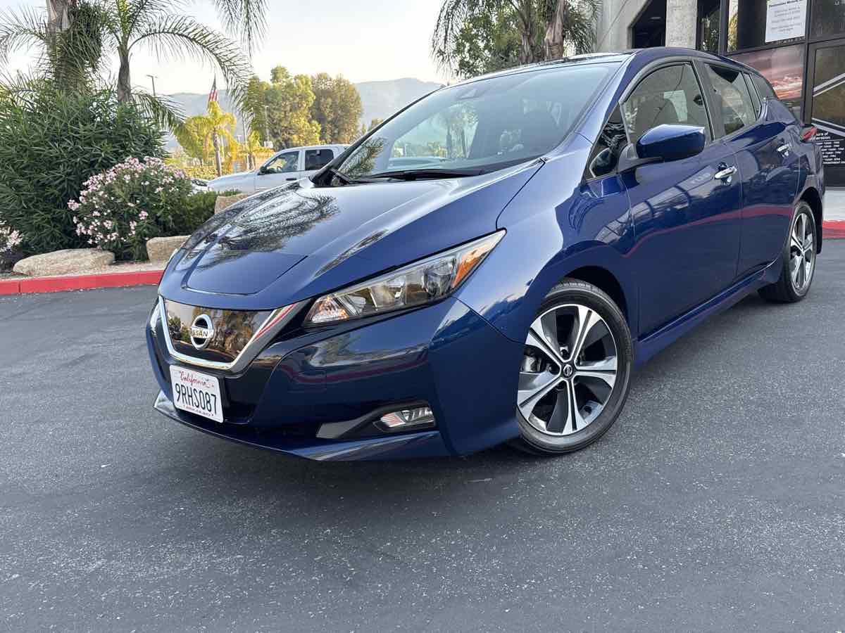 2022 Nissan Leaf SV photo 18