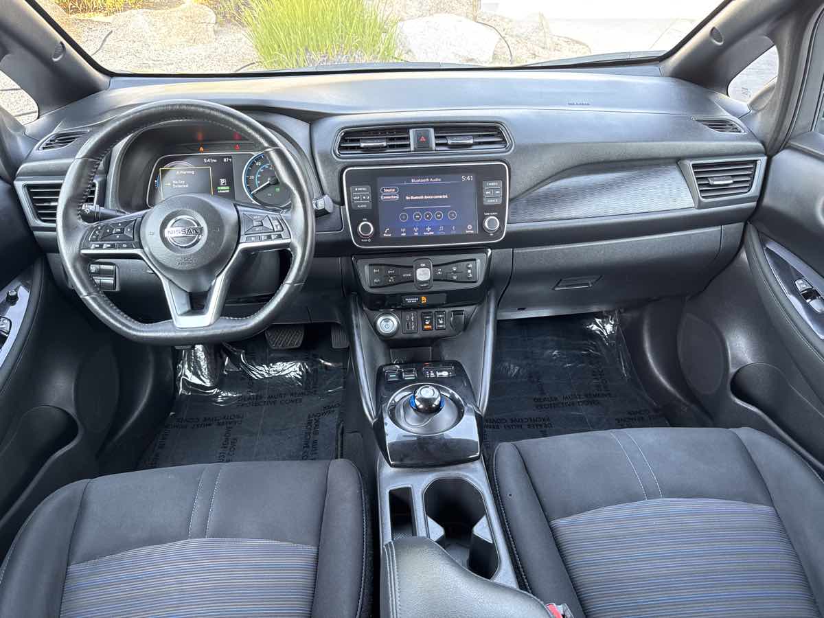 2022 Nissan Leaf SV photo 5