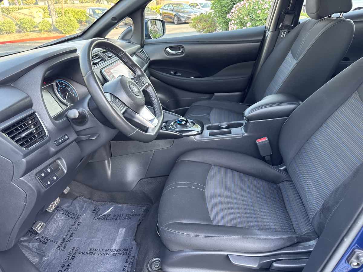 2022 Nissan Leaf SV photo 20