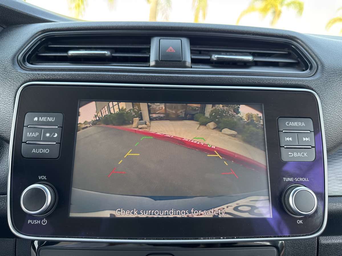 2022 Nissan Leaf SV photo 26