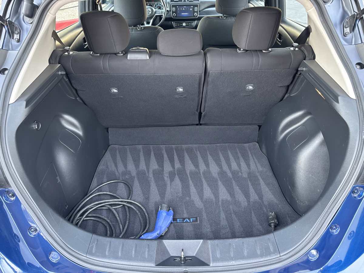 2022 Nissan Leaf SV photo 33