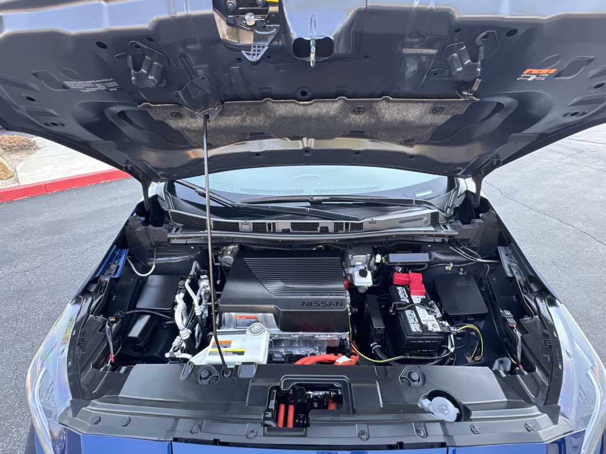 2022 Nissan Leaf SV photo 34