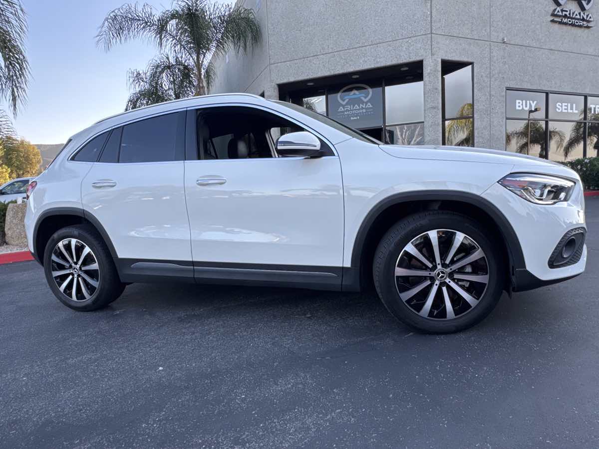 2021 Mercedes Benz GLA 250 photo 13