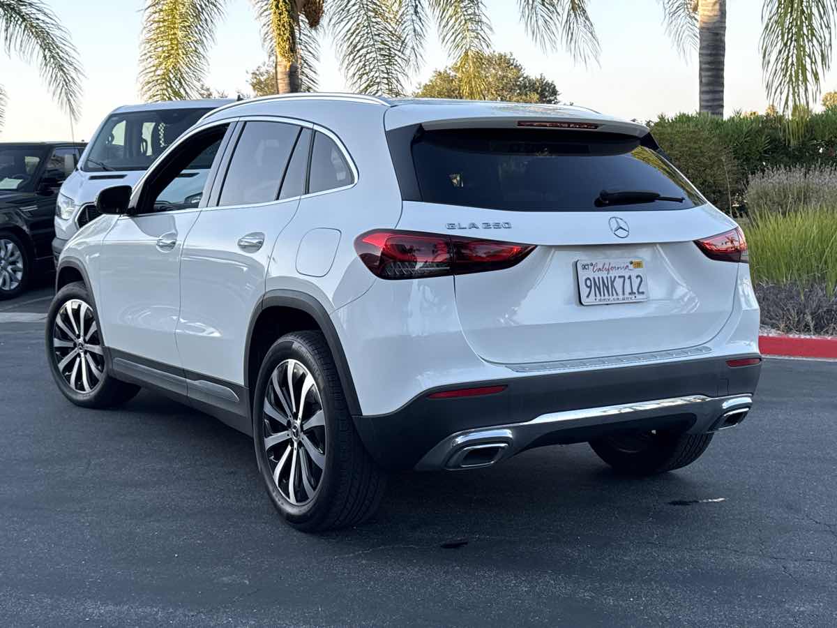 2021 Mercedes Benz GLA 250 photo 3