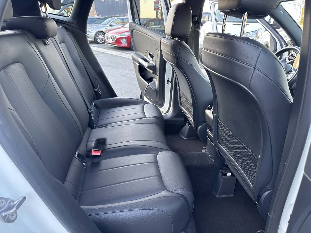 2021 Mercedes Benz GLA 250 photo 28